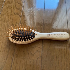 新品MARKS&WEBヘアブラシの画像