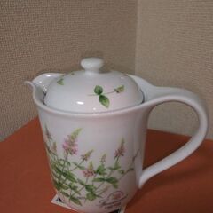 未使用①ノリタケ　カップ＆ソーサー２個セット②セレック　ハーブ　ティーポットの画像