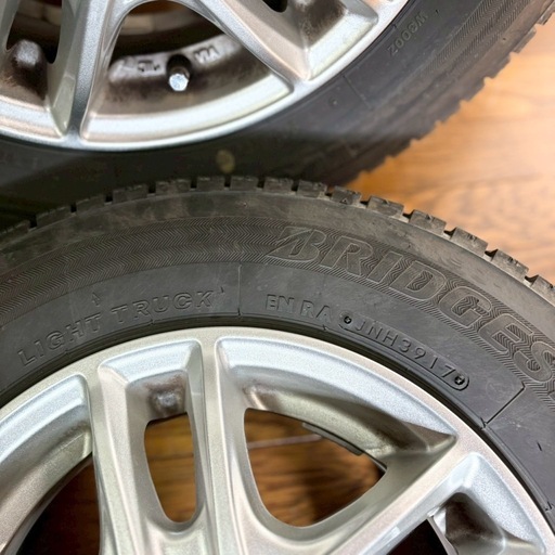 145R12LT スタッドレスタイヤ　アルミホイール　４本　