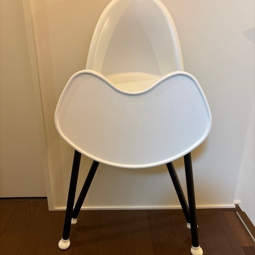 美品　BABYBJORN ハイチェア ホワイト ハーネス無し 折りたたみ 送料無料 ハイチェア ハーネスなし ホワイト ベビービョルン 食事イス