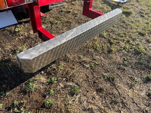 トラック用ウロコリアバンパー