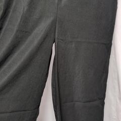 売り切れ続出！【新品タグ付き！】しまむら　シャーリングサロペット　ブラックMサイズの画像