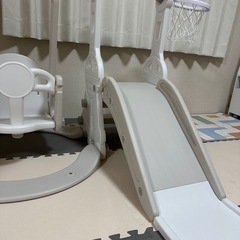 滑り台、ブランコの画像