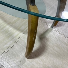 ガラステーブルの画像