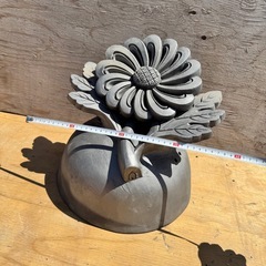 ① 
希少　新品　未使用　鬼瓦　菊模様 瓦飾り 縁起物 インテリア　オブジェ　瓦 の画像