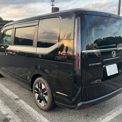 新型ステップワゴンe:HEV ハイブリッド エアー令和4年式 ホンダディーラーで新規車検2年付、8型ナビ バックカメラ ETC ドラレコ スマートキー 両側パワースライドドアの画像