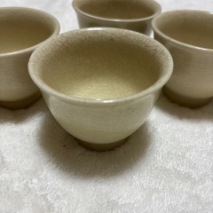 小さい湯呑み4個の画像