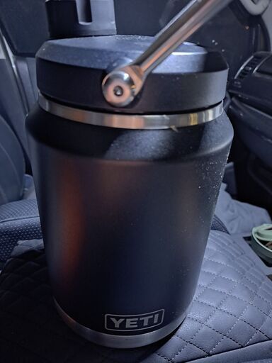 ほぼ新品！イエティ　ハーフガロンジャグ