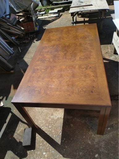 ダイニングテーブル