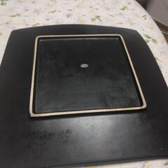 黒い大皿の画像