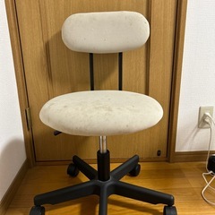 チェア アイボリーの画像