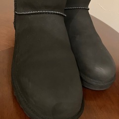 【入手困難☆】UGG CLASSIC MINI DECO 26cmの画像