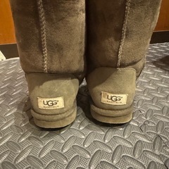 UGGブーツグレーの画像