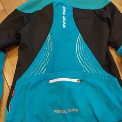 女性用パールイズミ自転車ジャケットの画像