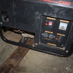 発電機　２，５KW　動作品の画像