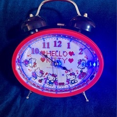 【ハローキティ8ピットデザインLEDアラームクロック】の画像