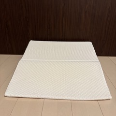 三角クッション　枕　の画像