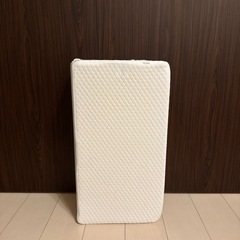 三角クッション　枕　の画像