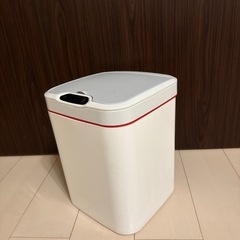 センサー式　自動開閉ゴミ箱　15Lの画像