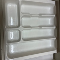 キッチン　食器棚の画像
