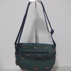 新品タグ付き　KIU　ショルダーバッグ　の画像