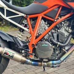 KTM スーパーデューク1290R2016年式　ARフルエキマフラーの画像