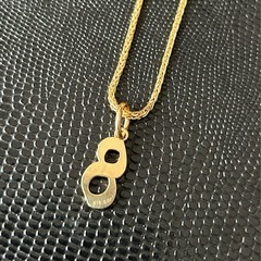 K18 スパイクチェーン＋ナンバーチャーム 8の画像