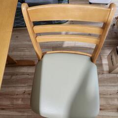 ダイニングテーブル 折りたたみと椅子2脚の画像