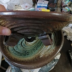信楽焼 三つ脚皿 直径２７センチ 高さ８センチ ７枚の画像