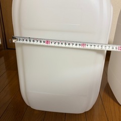 【決まりました】ポリタンク2つ 無料の画像