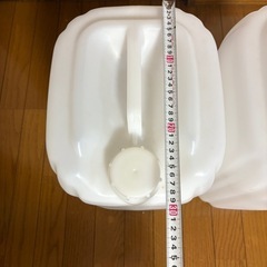 【決まりました】ポリタンク2つ 無料の画像