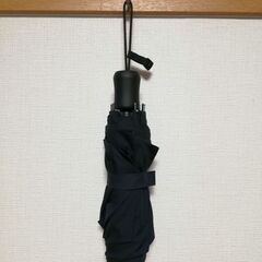 ⬛ユニクロ UVカットコンパクトアンブレラ  親骨55cm ネイビー⬛の画像