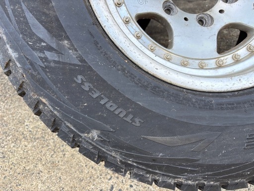 265/70R15 スタッドレスタイヤ
