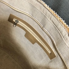 レース付きカラフルなカゴバッグの画像