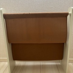 スリーコインズ　本棚の画像