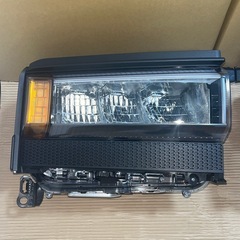 新車外し！ TOYOTAトヨタ ランドクルーザー250純正 3眼LEDヘッドライト ヘッドランプ 左右セット ICHIKO60-343 (81110-60S40 / 81150-60S40) 81004-60010 角目 VX GDJ250 TRJ250 リフレクターヘッドライトの画像