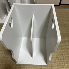 （お話中）本立て棚3個の画像