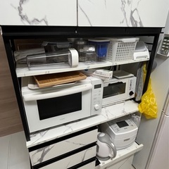 食器棚の画像
