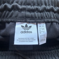 adidas originals 黒 トラックパンツ　sの画像