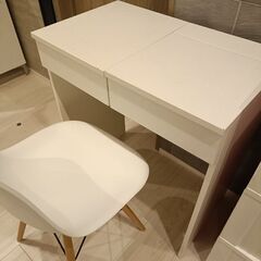 IKEA　ドレッサーの画像