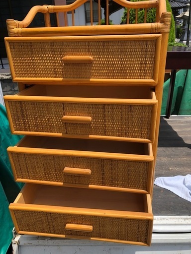 昭和レトロ ラタンチェスト 4段 サニタリーラック 引き出し箪笥 古家具 昭和レトロ ラタンチェスト 4段 サニタリーラック 引き出し箪笥 古家具