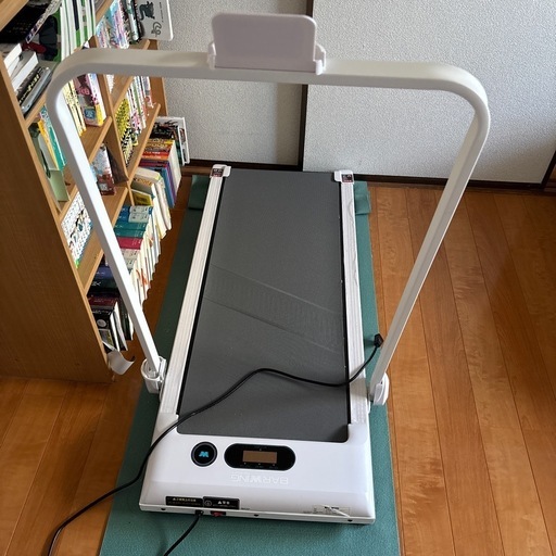 9月末まで　ランニングマシン　白　使用回数少なめ