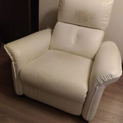 電動リクライニング一人用ソファ合皮の画像