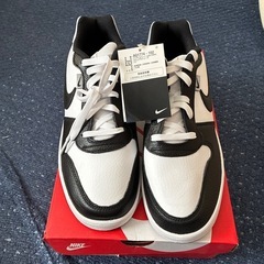 NIKE EBERNON LOW PREM 29.5 cmの画像
