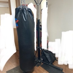 ファイティングロード　サンドバッグ　とボディメーカーのスタンドセットの画像