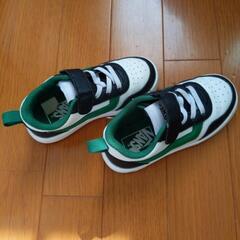 vansキッズスニーカーの画像