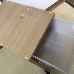 引き出し付き 4段棚の画像