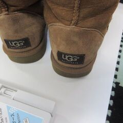 UGGアグ　ブーツ出しました　リサイクルでづが　美品ですの画像