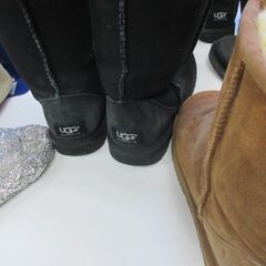 UGGアグ　ブーツ出しました　リサイクルでづが　美品ですの画像