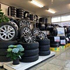 タイヤ交換補助作業・中古タイヤのメンテナンス作業の画像
